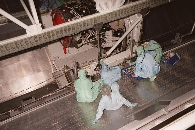 NASA image: KSC00pp0876