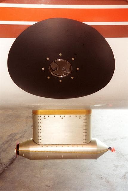 NASA image: KSC00pp0883
