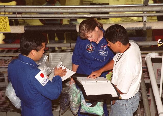 NASA image: KSC00pp0909