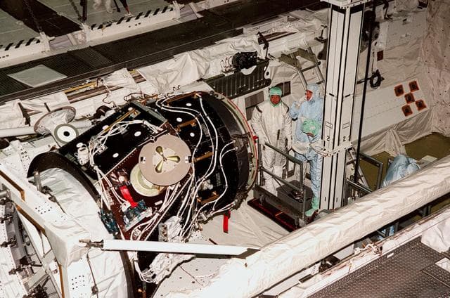 NASA image: KSC00pp0919