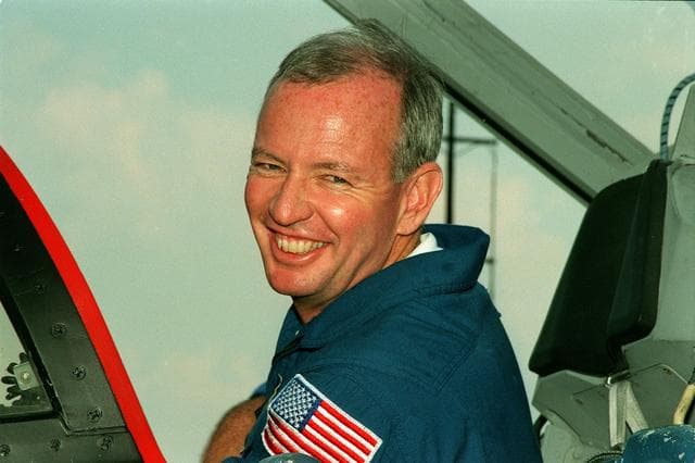 NASA image: KSC00pp0943