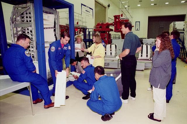 NASA image: KSC00pp0946