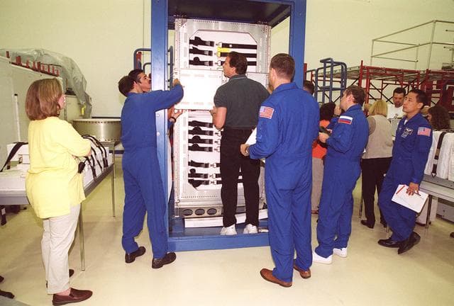 NASA image: KSC00pp0952