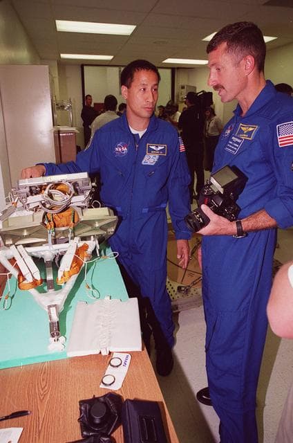 NASA image: KSC00pp0988