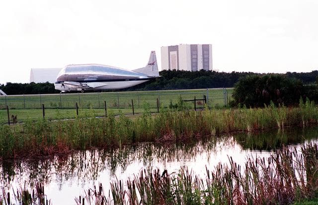 NASA image: KSC00pp1033
