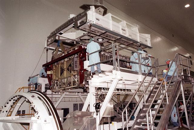 NASA image: KSC00pp1096