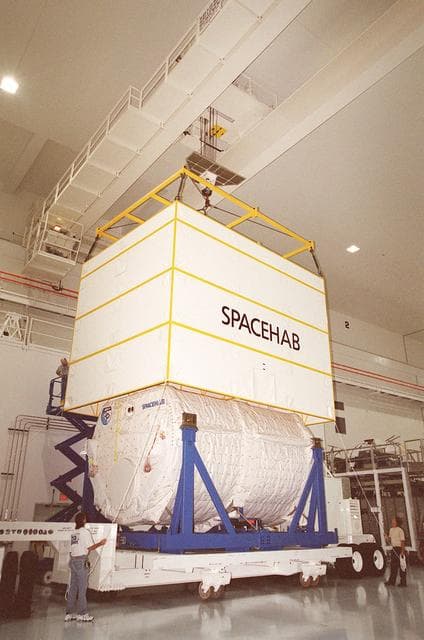 NASA image: KSC00pp1097