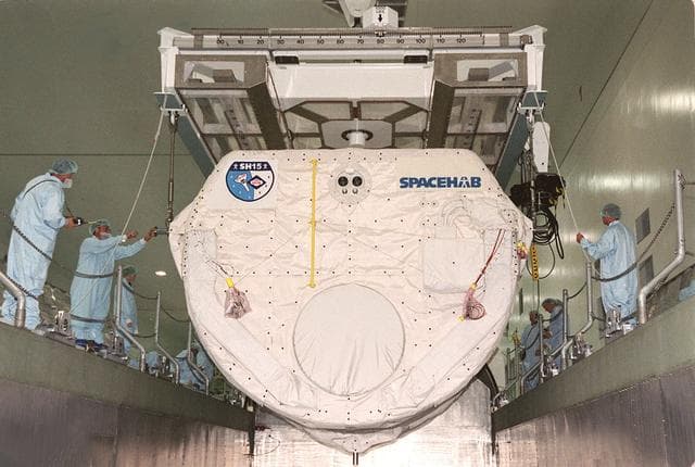 NASA image: KSC00pp1101