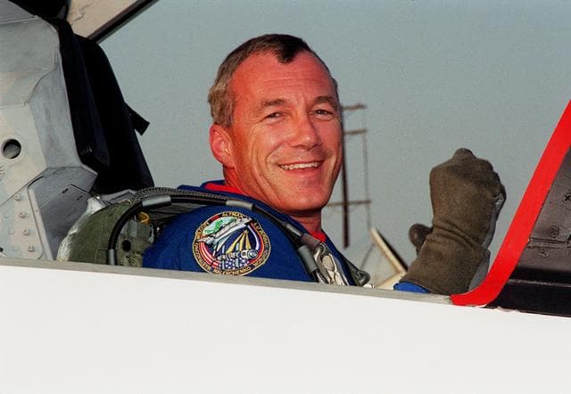 NASA image: KSC00pp1128