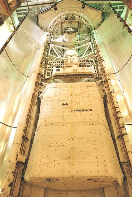 NASA image: KSC00pp1164