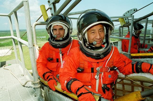 NASA image: KSC00pp1184