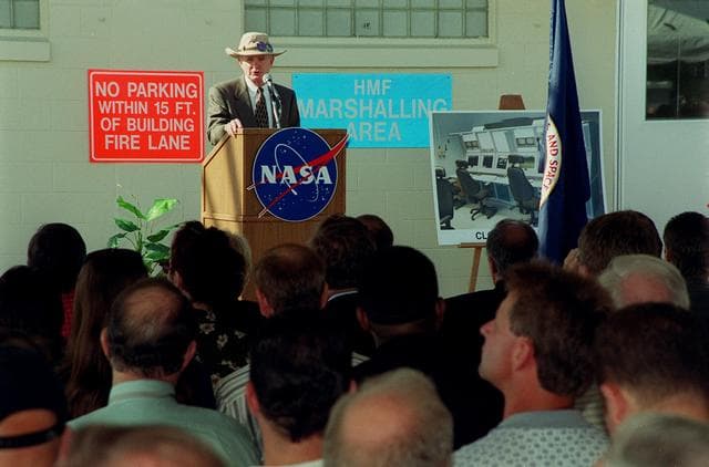 NASA image: KSC00pp1242
