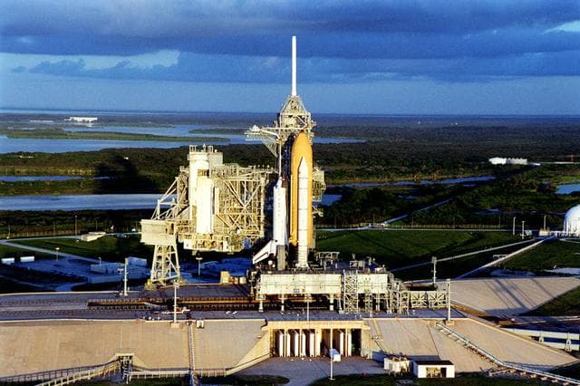NASA image: KSC00pp1295