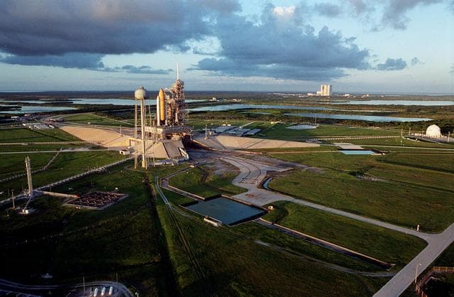 NASA image: KSC00pp1297
