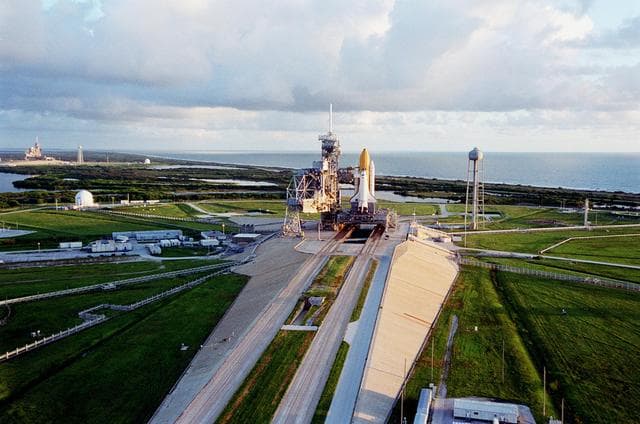 NASA image: KSC00pp1298