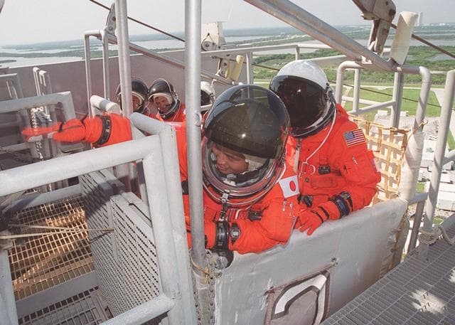NASA image: KSC00pp1377