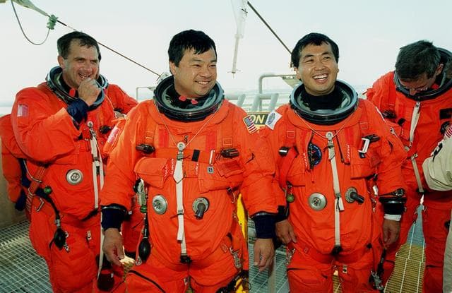 NASA image: KSC00pp1381