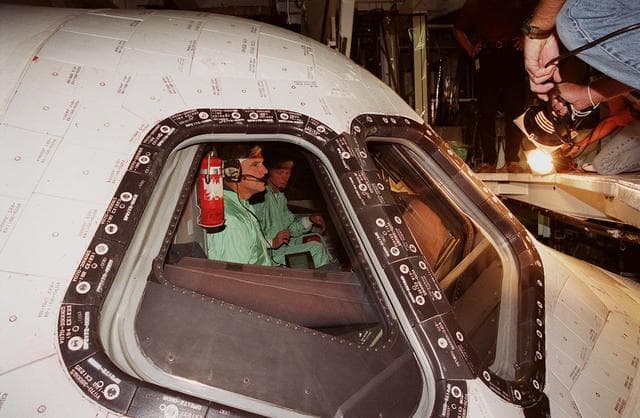 NASA image: KSC00pp1422