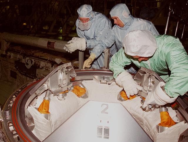 NASA image: KSC00pp1427