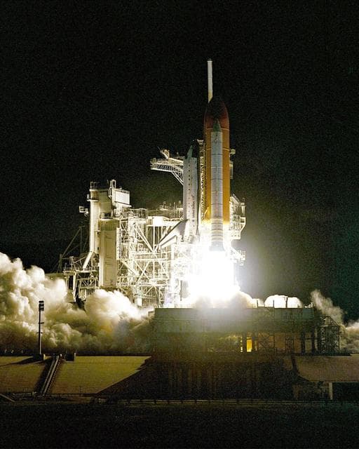 NASA image: KSC00pp1562