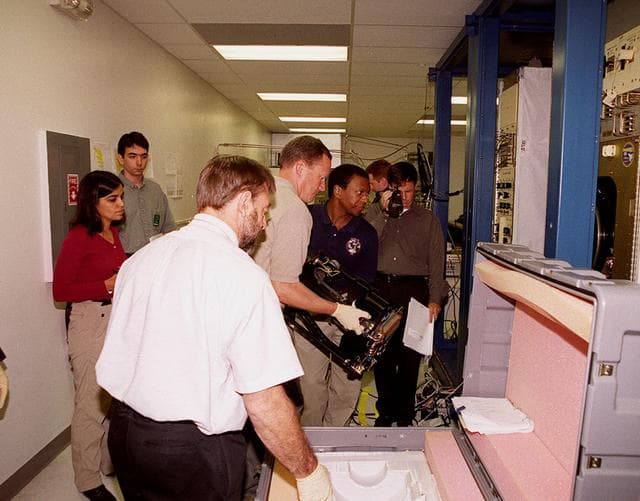 NASA image: KSC00pp1593