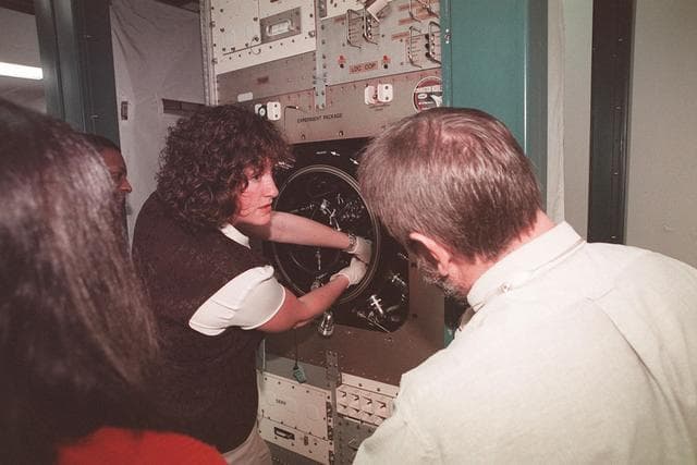 NASA image: KSC00pp1594