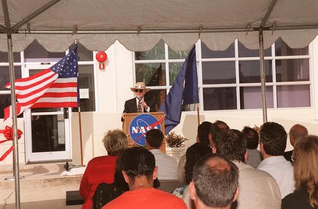 NASA image: KSC00pp1665