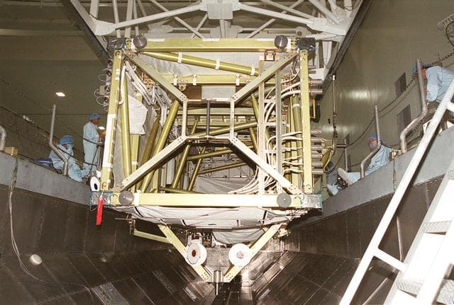 NASA image: KSC00pp1691