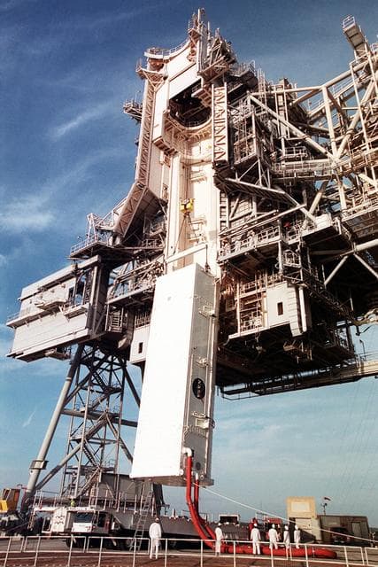 NASA image: KSC00pp1732