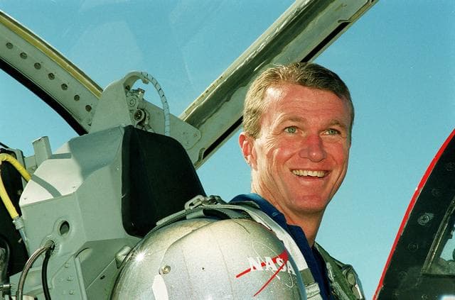 NASA image: KSC00pp1743