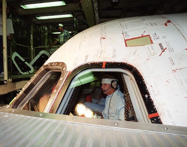 NASA image: KSC00pp1762