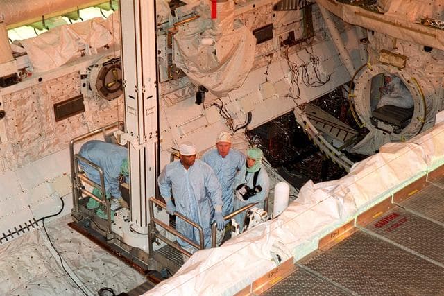 NASA image: KSC00pp1771