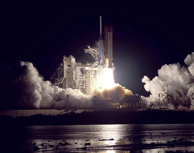 NASA image: KSC00pp1806