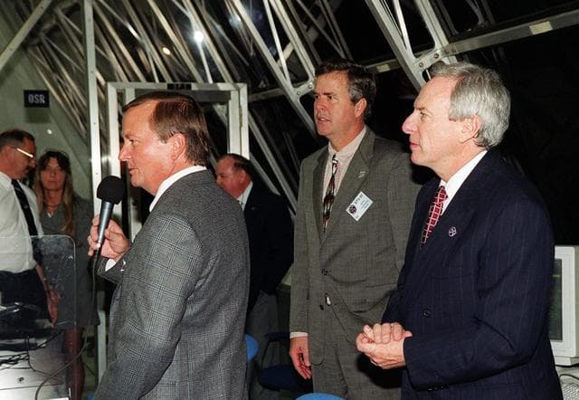 NASA image: KSC00pp1815