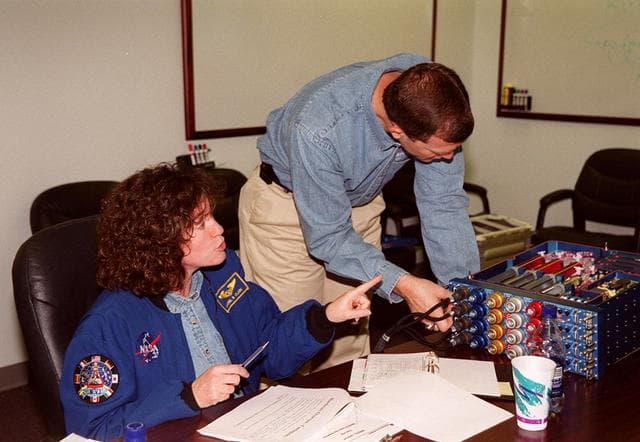 NASA image: KSC00pp1836