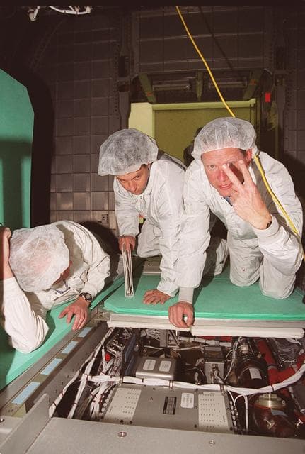 NASA image: KSC00pp1842