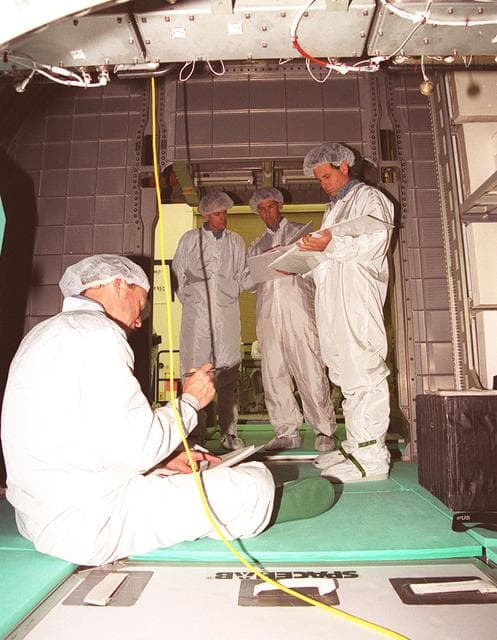 NASA image: KSC00pp1848