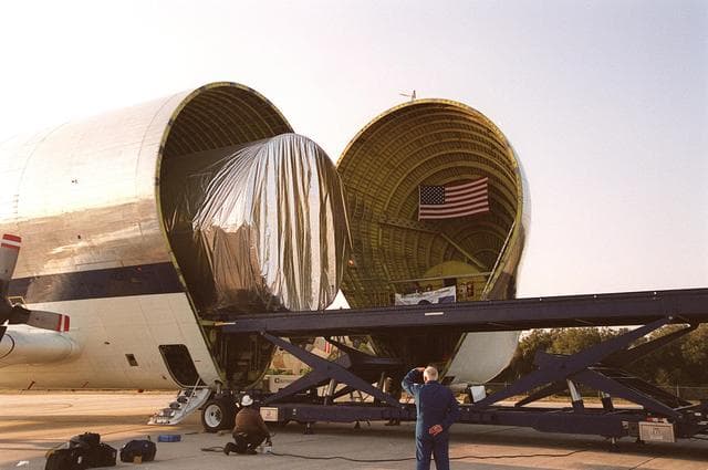 NASA image: KSC00pp1864