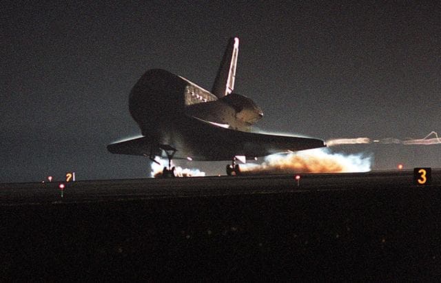 NASA image: KSC00pp1875