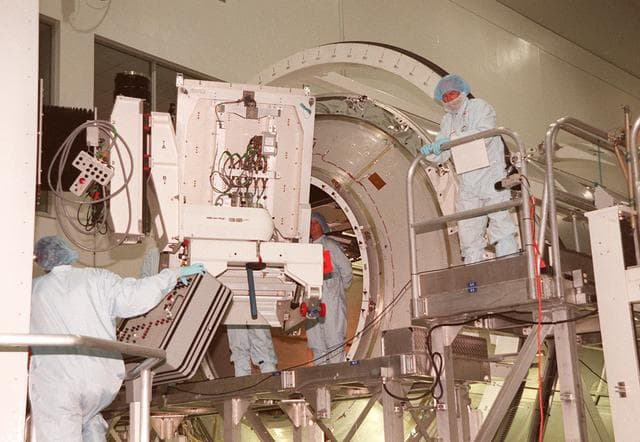 NASA image: KSC00pp1962