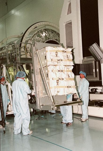 NASA image: KSC00pp1965