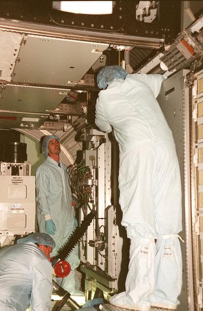 NASA image: KSC00pp1971