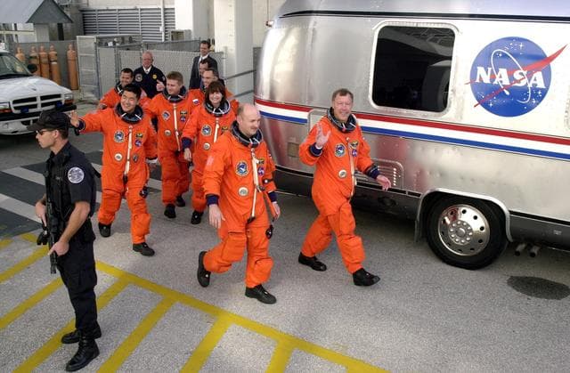 NASA image: KSC01PD1784