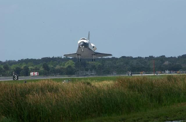 NASA image: KSC01PD1825