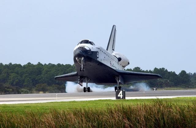 NASA image: KSC01PD1828