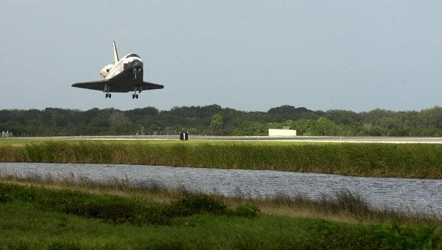 NASA image: KSC01PD1830