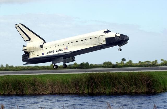 NASA image: KSC01PD1832