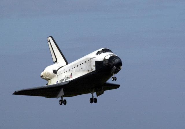 NASA image: KSC01PD1835