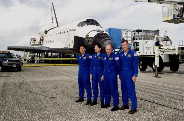 NASA image: KSC01PD1840