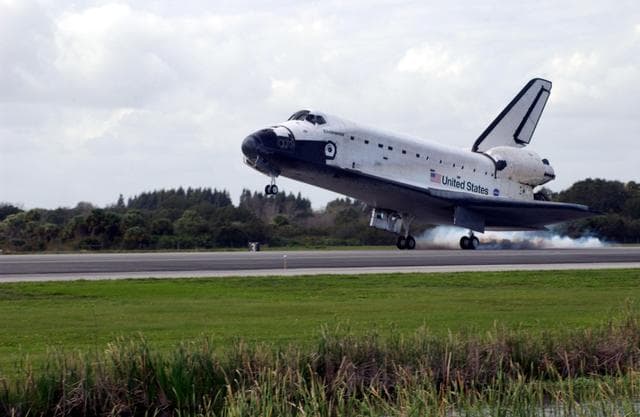 NASA image: KSC01PD1842